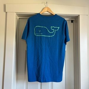 Vineyard Vines Men’s short sleeve tee. Size M, runs large.